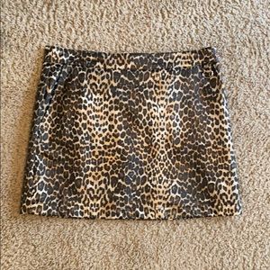 Cute Cheetah print skirt with pockets!!